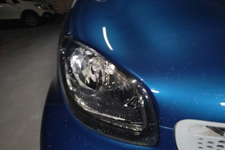 Used smart fortwo 2018 1.0L 52kW Hardtop Passion Edition China V Standard Right Front Headlight