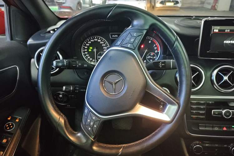 Used Mercedes-Benz A-Class 2013 A 180 Fashion Model Steering Wheel