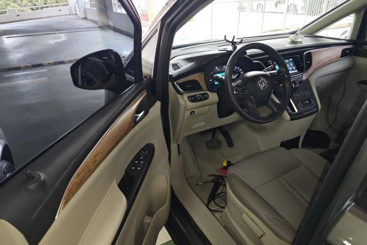 Used Buick GL8 2017 ES 28T Comfort Model China V Standard
