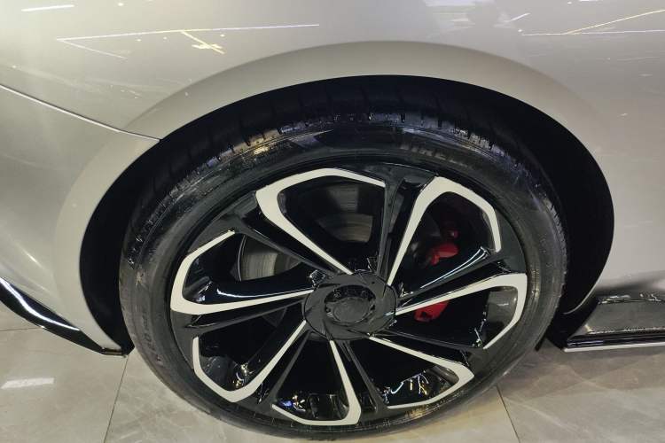 Used MG Cyberster 2024 520 km Legendary All-Wheel-Drive Version