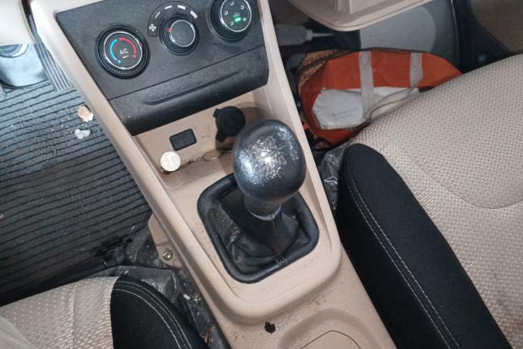 Used CHANGAN KUAYUE Xing V3 2023 1.3L Gasoline Standard Version 2-Seater Van Gear Lever