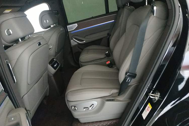 Used Denza N9 2025 Prestige Version Interior 4