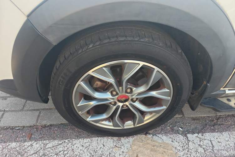 Used FORTHING Joyear X5 2016 1.6L Manual Luxury Model
