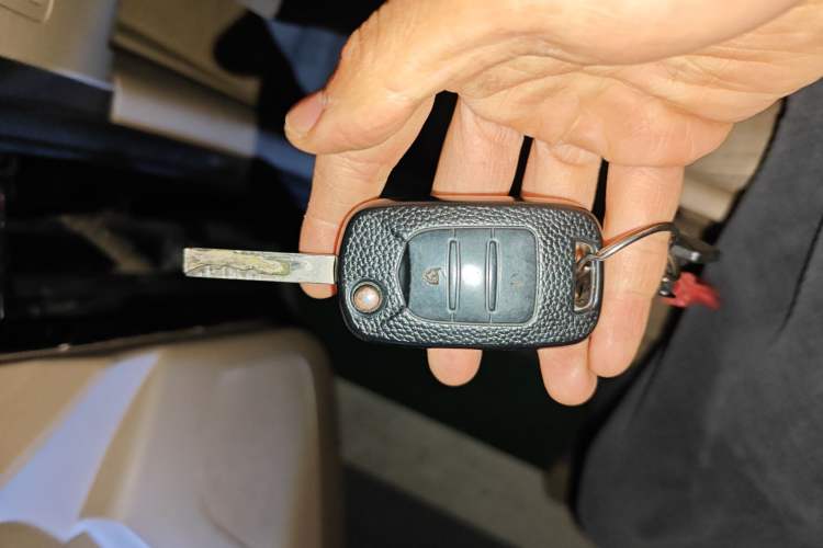 Used Baojun 730 2014 1.5L manual Comfort version 7 seats