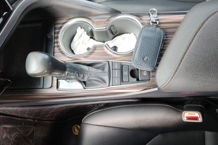 Used Toyota Camry 2019 2.5G Luxury Edition China V Standard Gear Lever