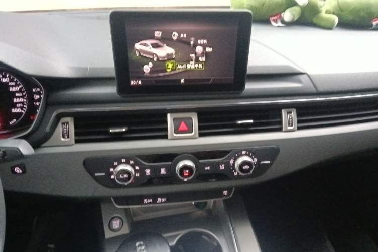 Used Audi A4L 2018 30th Anniversary Edition 30 TFSI Ambition Model Audio And AC Panel