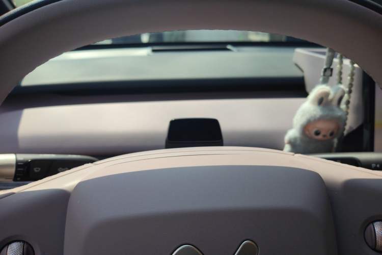 Used ONVO L60 2024 60 kWh All-Wheel Drive