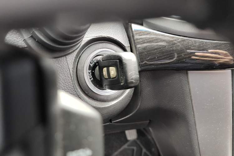 Used Chevrolet Captiva 2014 2.4L 4x4 Flagship Edition 7 Seats