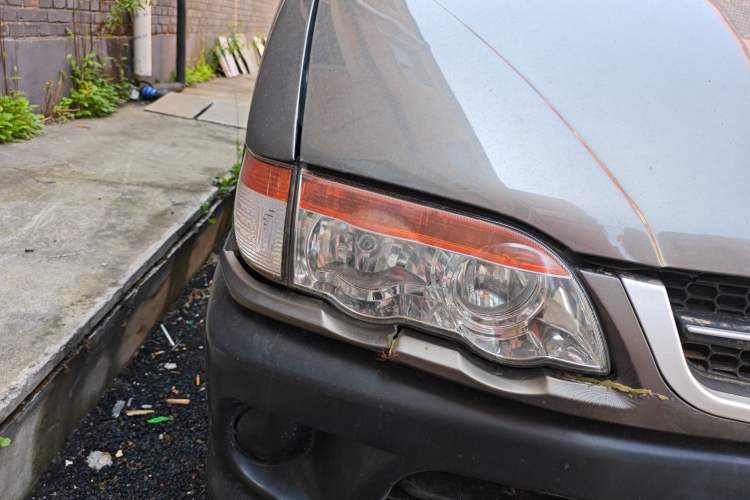 Used FORTHING Lingzhi 2015 V3 1.5L 5-Seater Special Offer Model Right Front Headlight