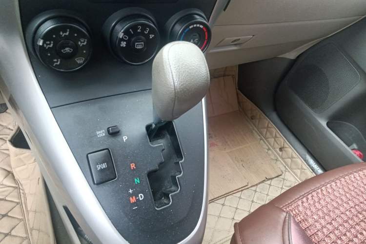 Used Toyota Verso 2015 180E CVT Crossover Edition