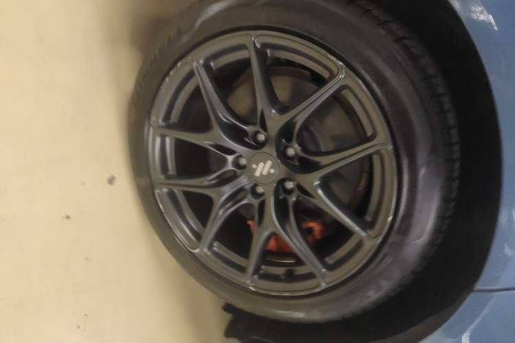 Used IM L6 2024 Max Standard Edition Right Rear Wheel Hub