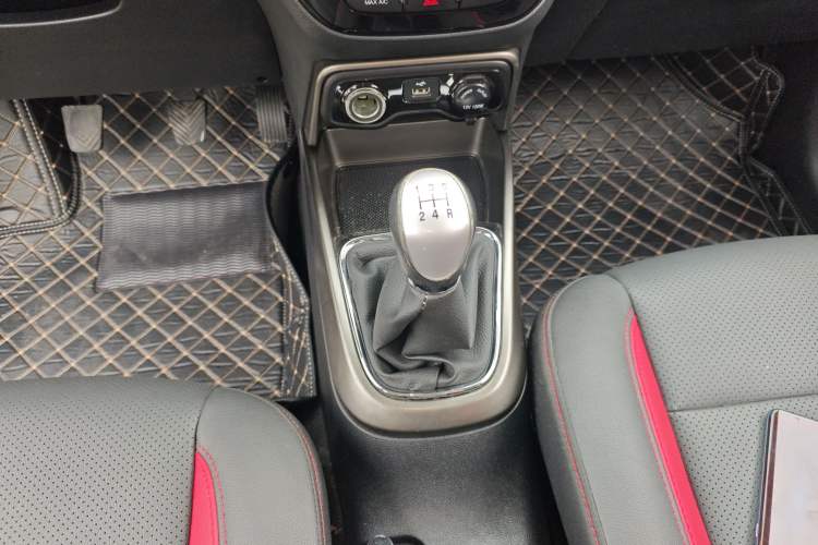 Used CHANGAN CS15 2016 1.5L Manual Luxury Edition
