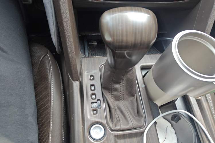 Used Volkswagen Viloran 2020 330TSI Luxury Edition Gear Lever