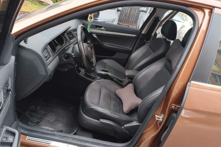 Used Volkswagen Gran Lavida 2015 1.6L Automatic Comfort Edition
