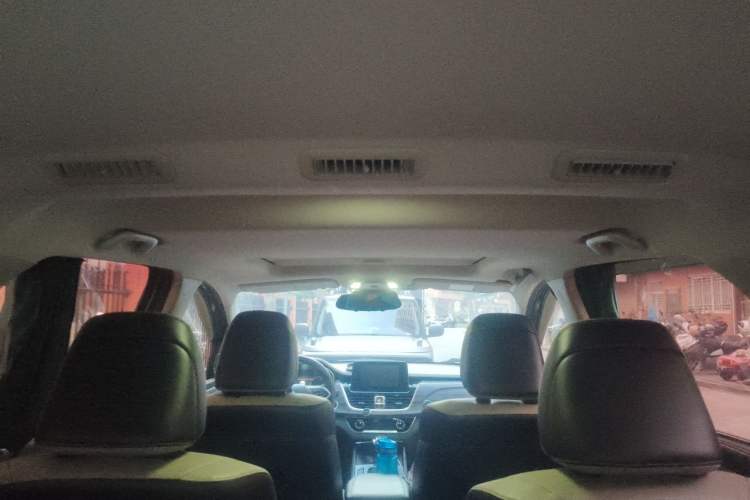 Used Baojun 730 2017 1.5T DCT Flagship Model 7 Seats China V Emission Standard Headliner