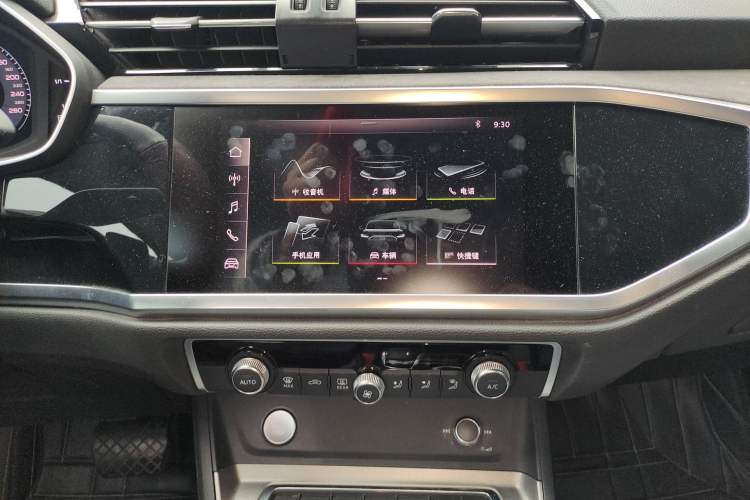 Used Audi Q3 2019 40 TFSI Fashion Dynamic Model Audio And AC Panel