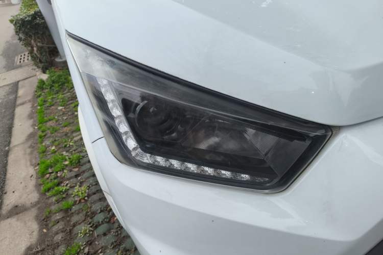 Used JMC Transit 2019 2.8T Commercial Version Long Wheelbase Mid-Roof 6-Seater Rear Single Tire China VI Emission Standard – JX493