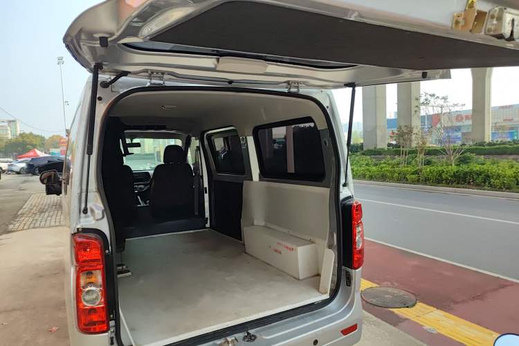 Used CHANGAN KAICHENG Ruixing M60 2023 1.5L GDI Comfort-Class Passenger Vehicle 6/7 Seats Trunk