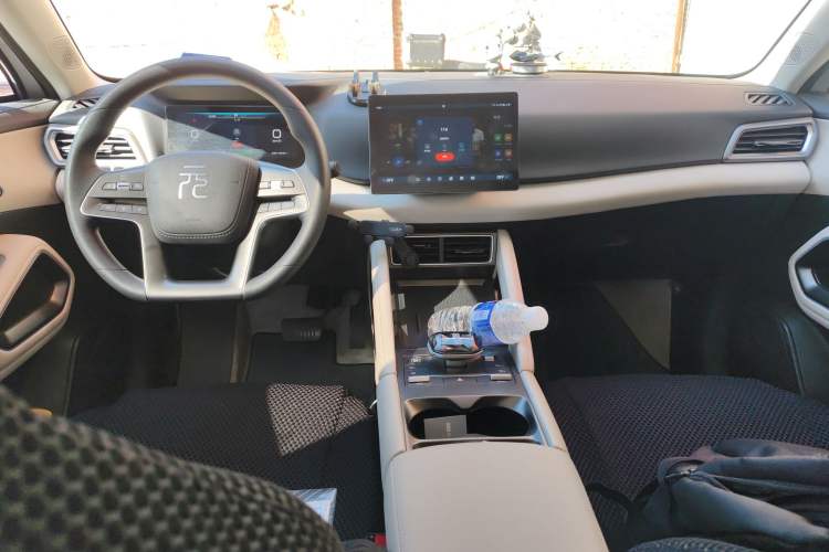 Used BYD Yuan UP 2024 301KM Leading Edition