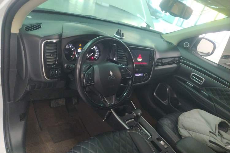 Used Mitsubishi Outlander 2021 2.0L Two-Wheel Drive Comfort Edition 5 Seats
