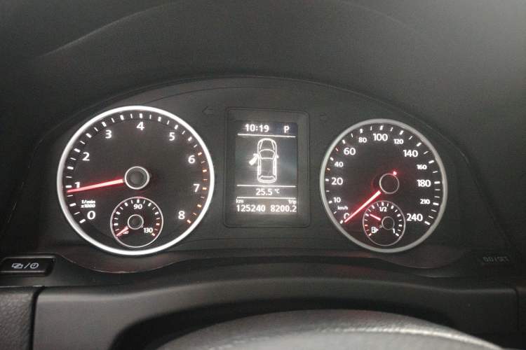 Used Volkswagen Tiguan 2015 1.8TSI Automatic Two-Wheel Drive Comfort Edition Instrument Cluster