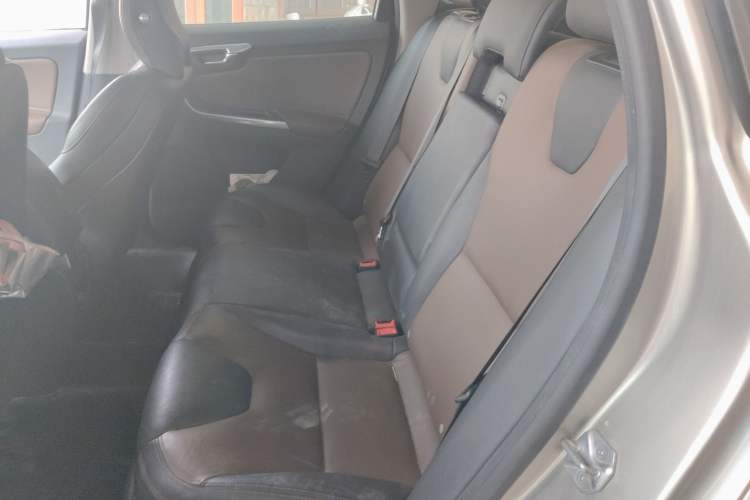 Used Volvo XC60 2015 T5 AWD Smart Drive Edition Left Rear Seat