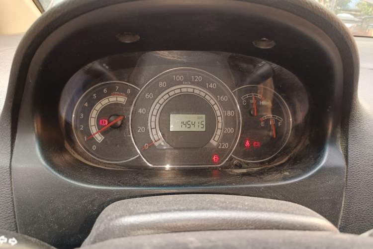 Used JAC Group Refine M2 2012 1.5L MT Comfort Sporty 7-Seater
