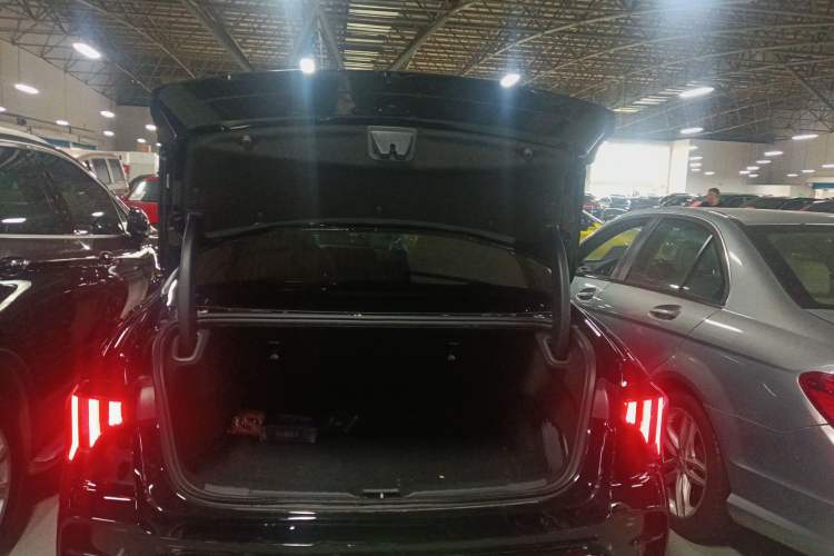 Used Lynk & Co 03 2023 1.5TD DCT JingPro Trunk