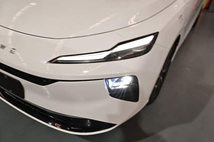 Used Roewe D6 2025 450km Deluxe Edition