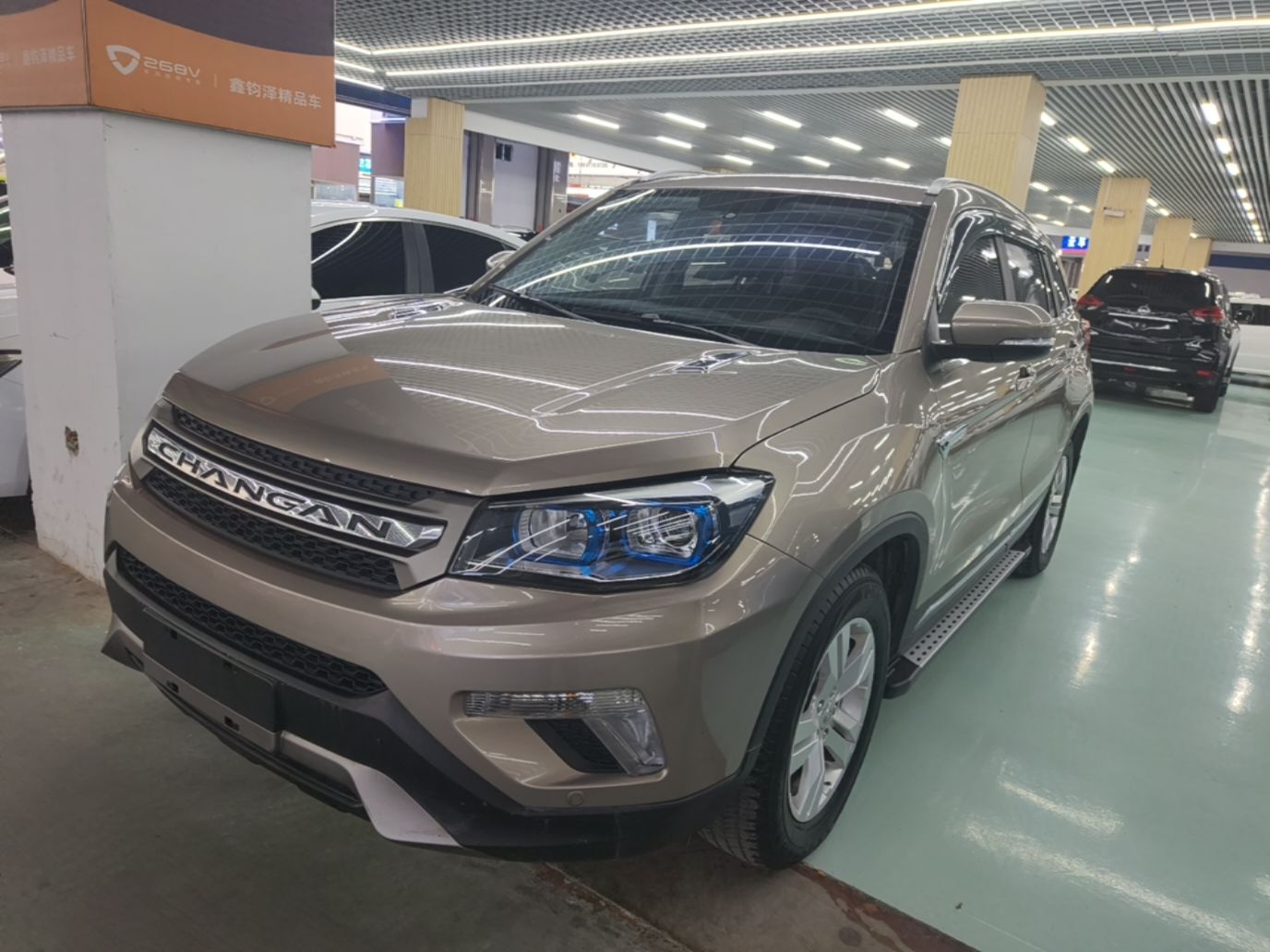 Под передней частью автомобиля