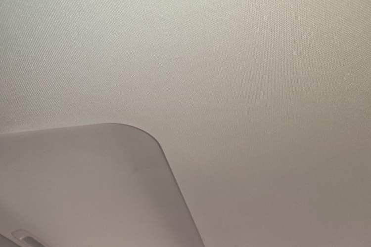 Used Baojun 730 2017 1.8L iAMT Prestige Version 7 Seats Headliner