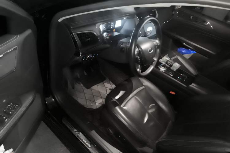 Used Ford Taurus 2015 EcoBoost 245 Luxury Model Driver Seat