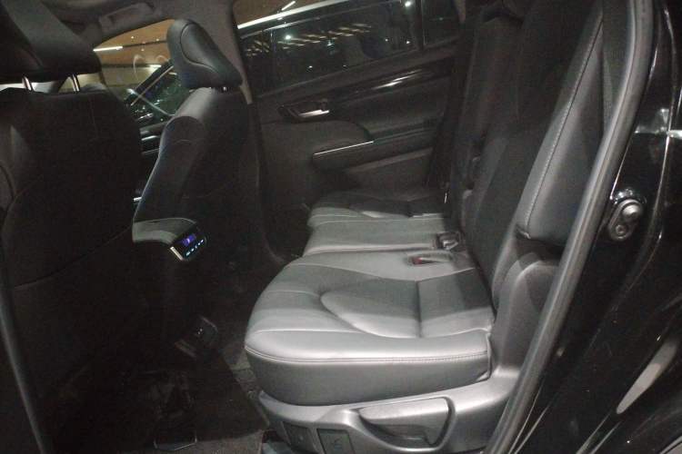 Used Toyota Highlander 2022 Dual-Engine 2.5L Four-Wheel Drive Prestige Version 7 Seats