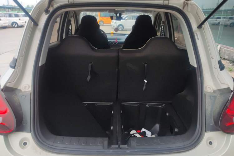 Used Wuling Bingo 2023 203km Light Edition Trunk