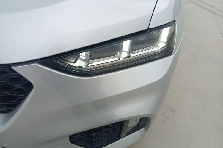 Used Wey VV7 2017 2.0T Ultra-Luxury Version Left Front Headlight