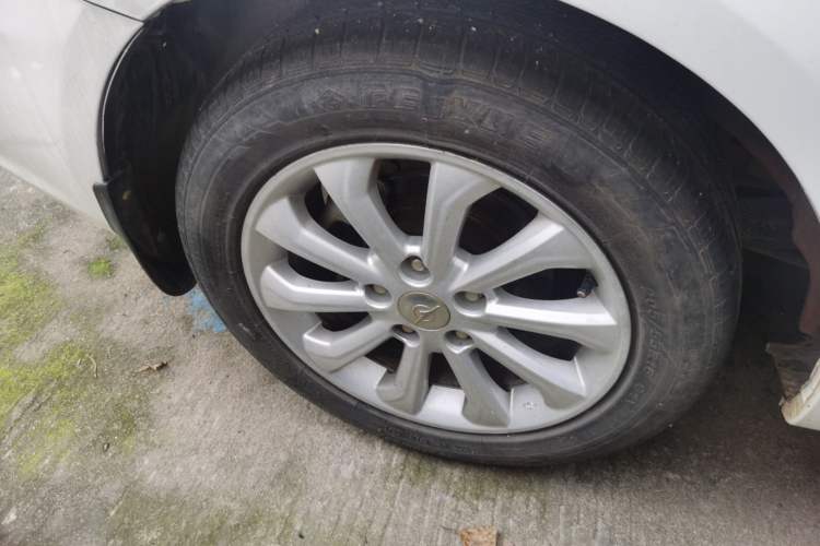 Used Haima M6 2015 1.5T CVT Luxury Model Right Rear Wheel Hub