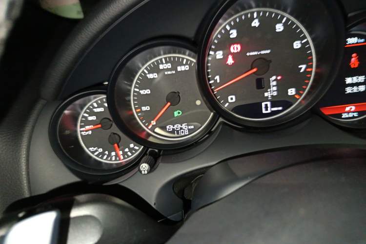 Used Porsche Cayenne 2014 Cayenne Platinum Edition 3.0T