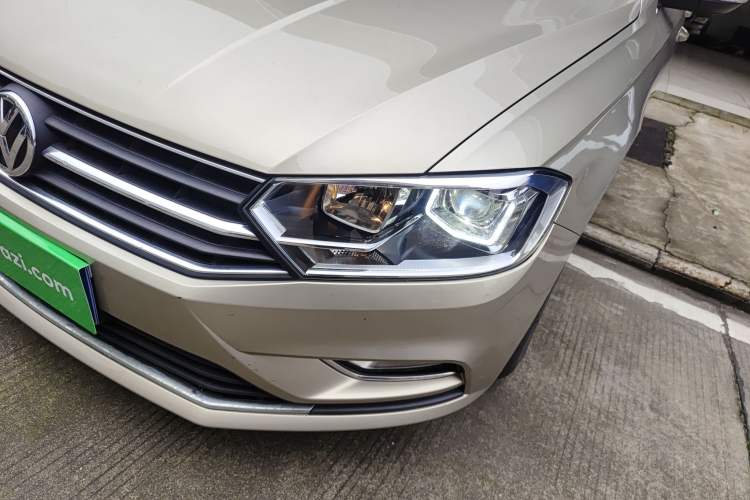 Used Volkswagen Bora 2016 1.6L Automatic Fashion Model Left Front Headlight