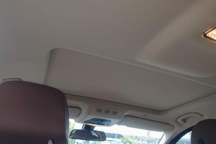 Used BMW 5 Series 2014 528Li Leading Model
