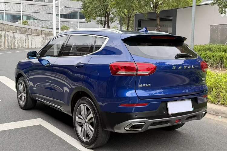 Used Haval H6 2017 Red Label 2.0T Automatic Two-Wheel Drive ZhiShang Model