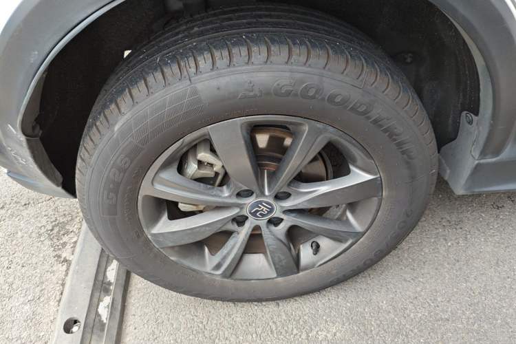 Used BYD Yuan New Energy 2019 EV360 Smart Connect Enjoyment Model Right Rear Wheel Hub