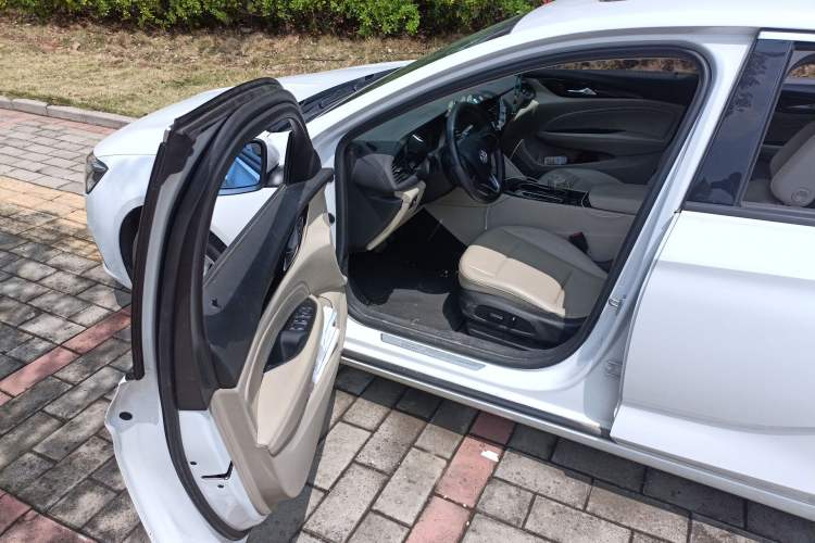 Used Buick Regal 2021 552T Elite Edition Driver Seat