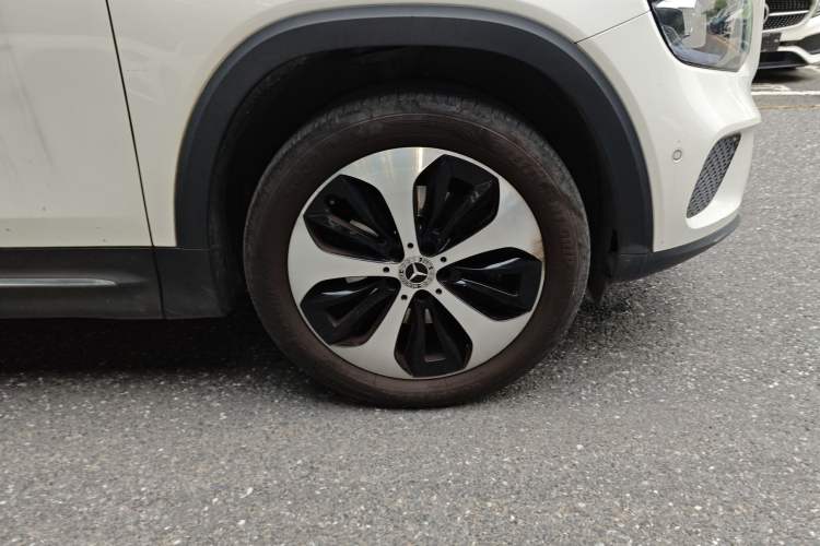 Used Mercedes-Benz GLB 2023 GLB 220 Fashion Model Right Front Wheel Hub