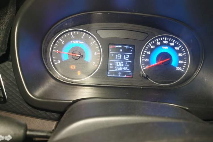 Used Dongfeng Fengon 330 2018 1.5L 330S Comfort Edition China V Standard DK15