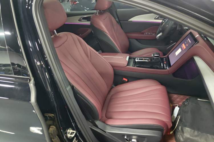 Used Hongqi H5 2025 2.0T Automatic Xuan Ying Edition Right Front Seat