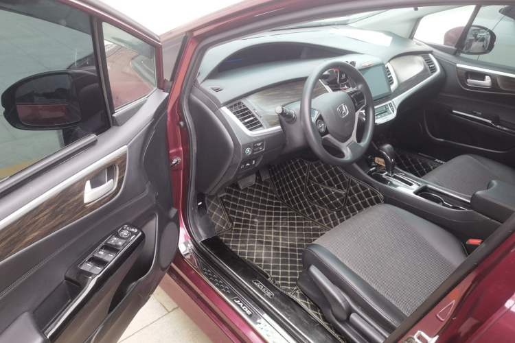 Used Honda Jade 2017 1.8L automatic Comfort version 5 seats