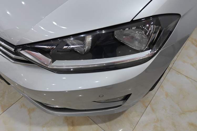 Used Volkswagen Golf Sportsvan 2016 230TSI Automatic Luxury Version Left Front Headlight