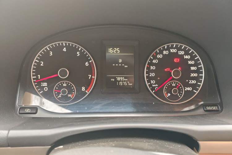 Used Volkswagen Touran 2011 1.4T Manual Zhiya Edition 5 Seats Instrument Cluster