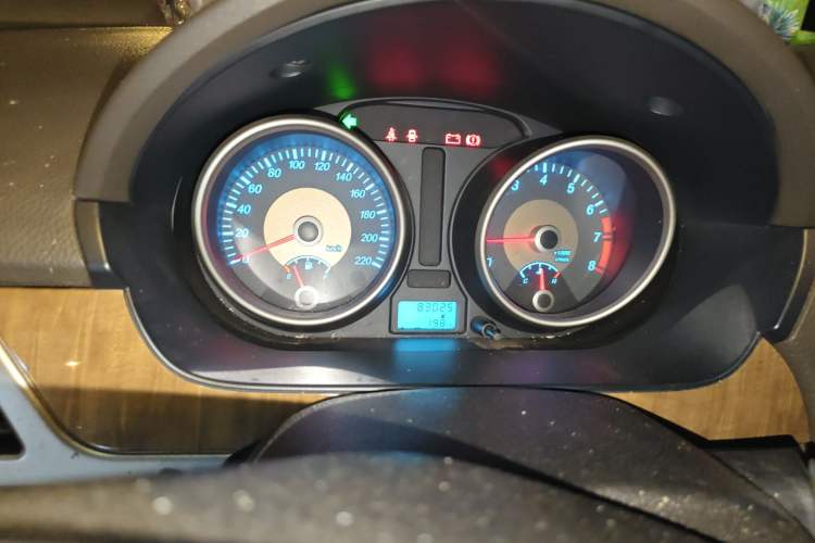 Used Buick Excelle 2015 1.5L Manual Classic Trim Instrument Cluster