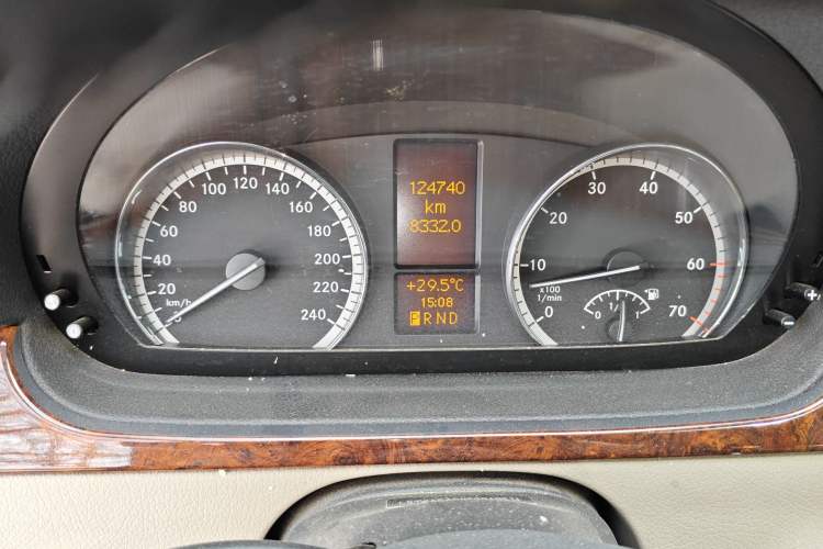 Used Mercedes-Benz Viano 2014 3.5L Premier Edition Instrument Cluster